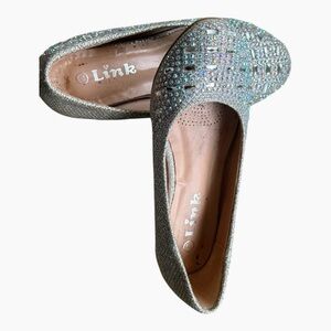 Link Silver Dress Shoes with Rhinestone Embellishment Size 10